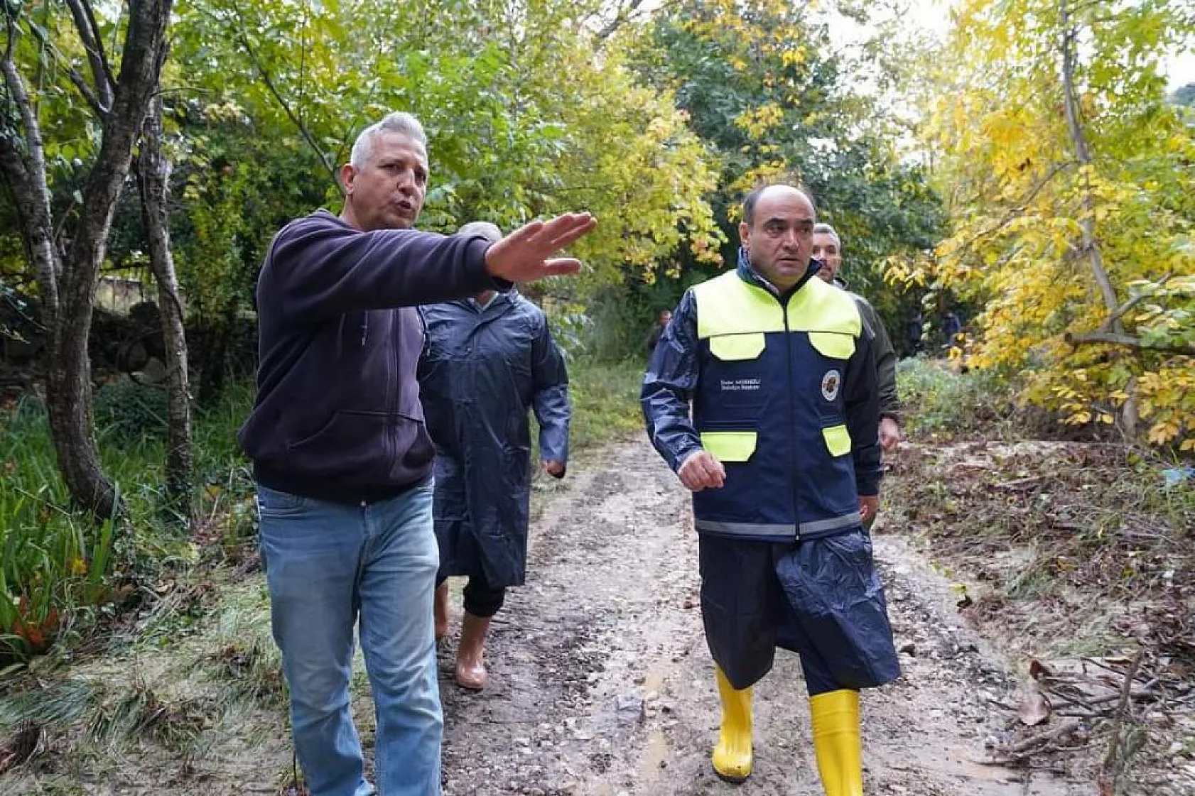 Başkan Akdenizli Sel Felaketinin Yaşandığı Bölgede İncelemelerde Bulundu