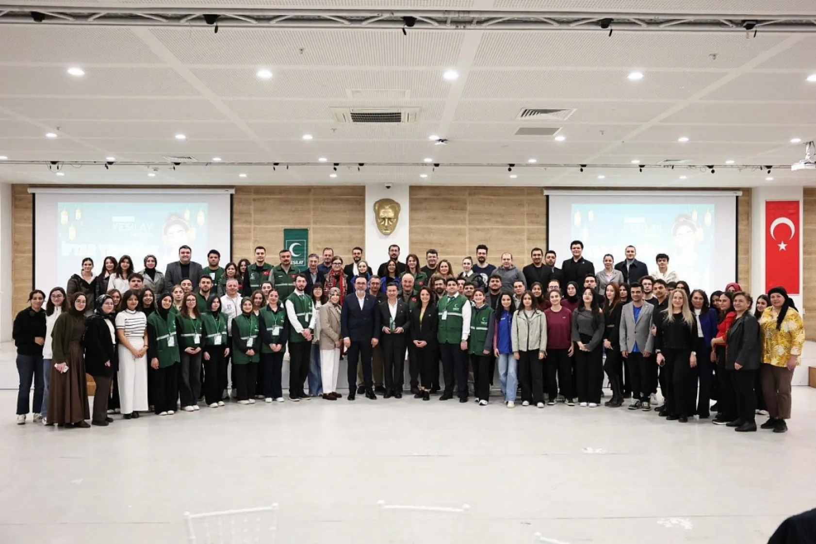 Başkan Aras: 'Ata mirası kurumlarımıza sahip çıkmamız gerekir'