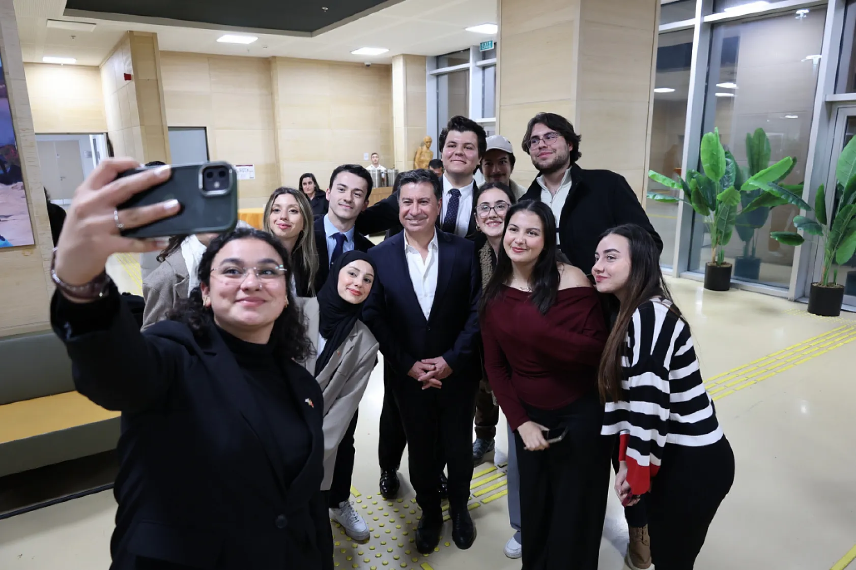 Muğla Büyükşehir Belediye Başkanı Aras: 'Gençlerden Gelen Her Fikri Desteklemeye Hazırız'