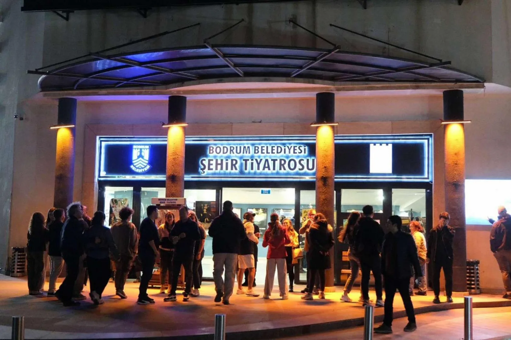 Bodrum'da perde 'Cambazın cenazesi' ile kapanıyor