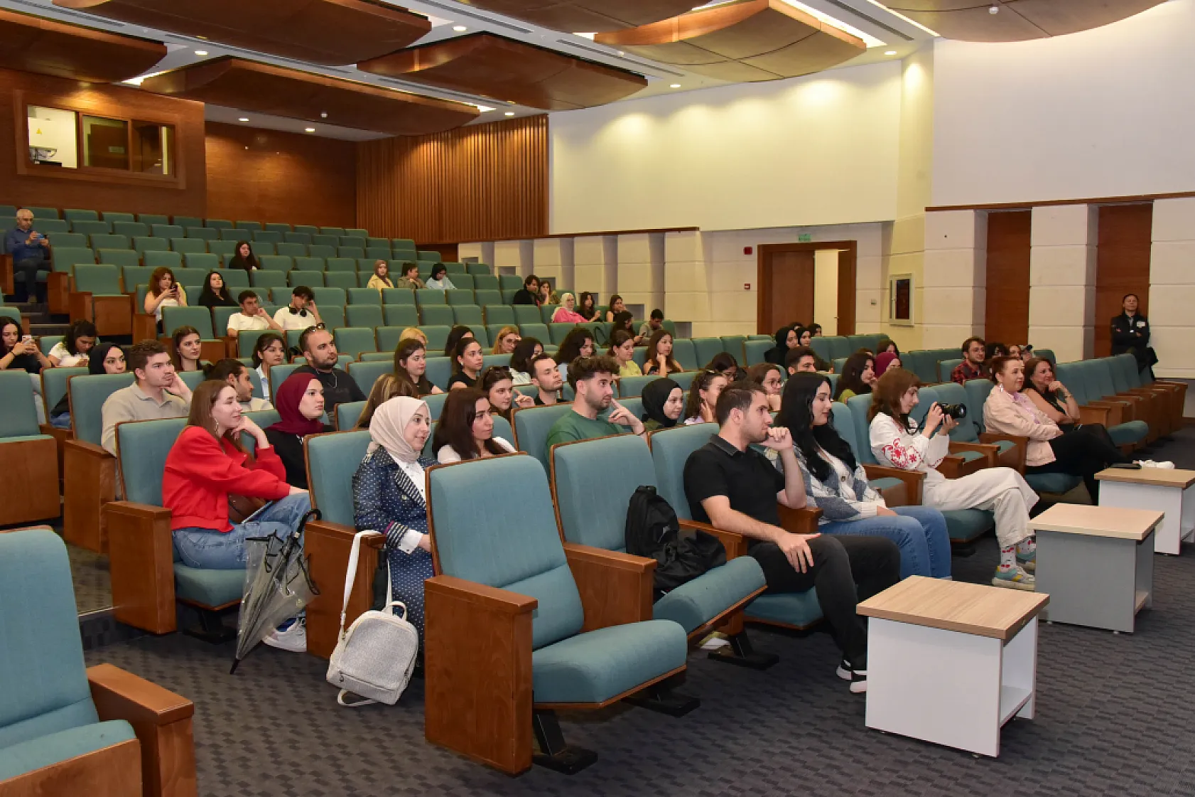 Ünlü Sanatçı Keremcem MSKÜ'lü Öğrencilerle buluştu