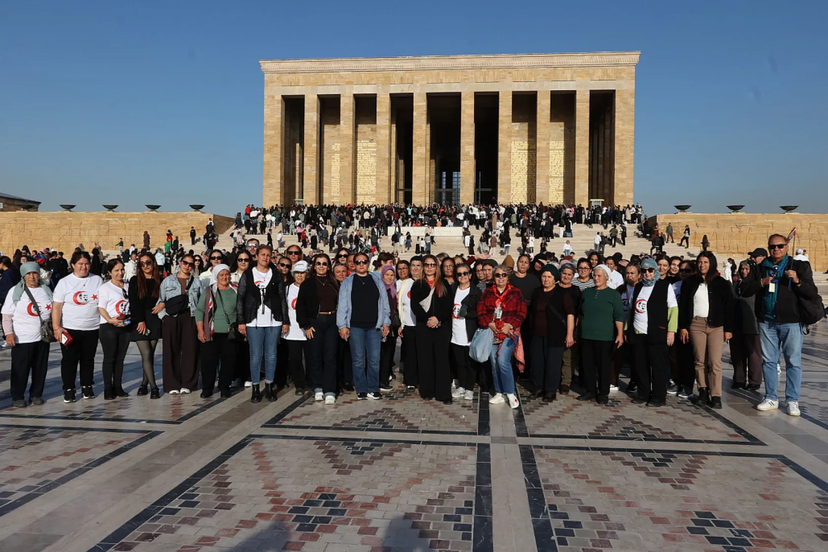 Muğla Büyükşehir Cumhuriyet'in 102. Yılında 102 Kadını Anıtkabir'e Götürdü