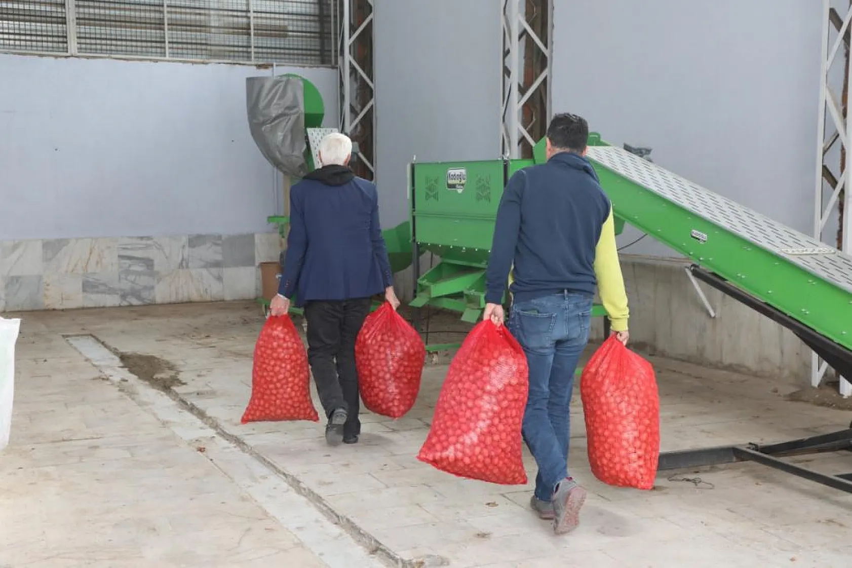 Büyükşehir Makine Desteği İle Üreticinin Yanında