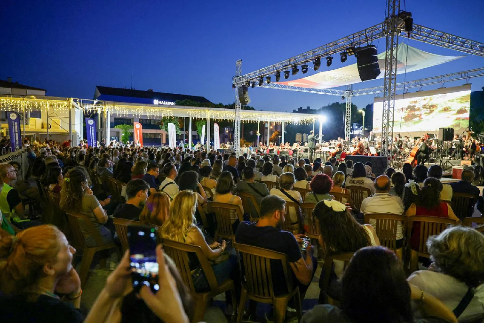 Muğla Büyükşehir'den Sanatseverlere Çifte Konser