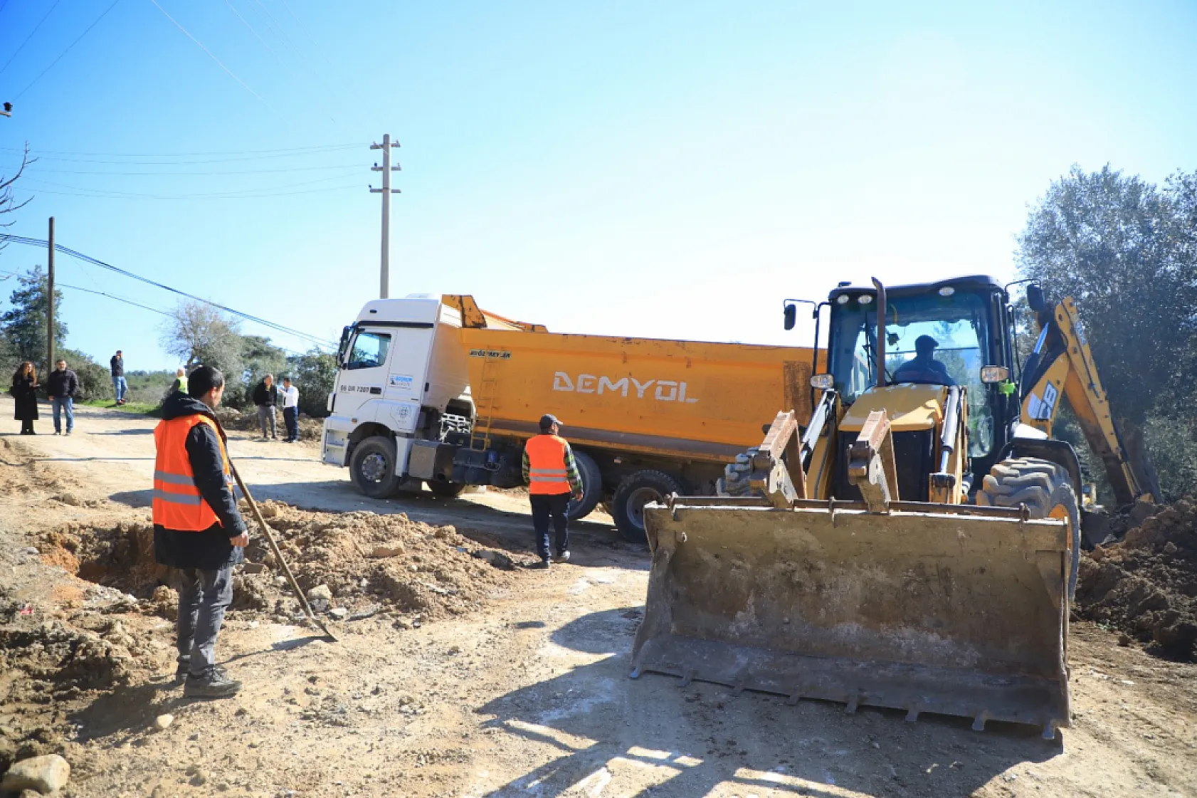 Büyükşehir'den Ula Ataköy'e 13.5 milyonluk yol yatırımı