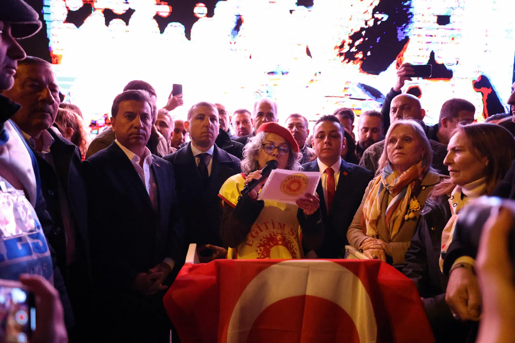 CHP Muğla İl Başkanı'ndan demokrasi nöbeti çağrısı