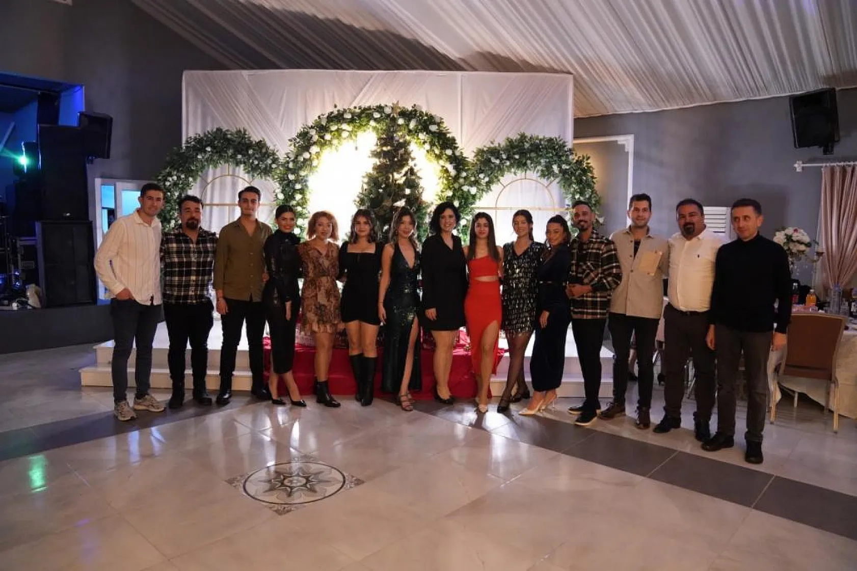 Esnaf Hastanesi personeli yeni yılı harika bir organizasyonla karşıladı