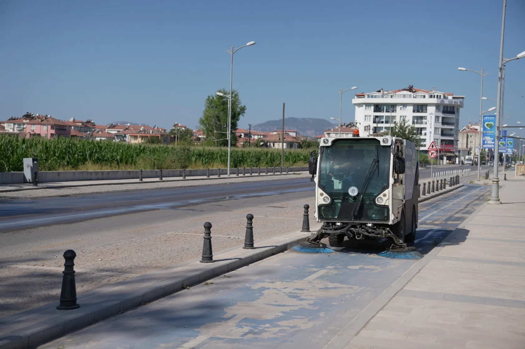 Fethiye Belediyesi'nden Dalaman'a Temizlik Desteği