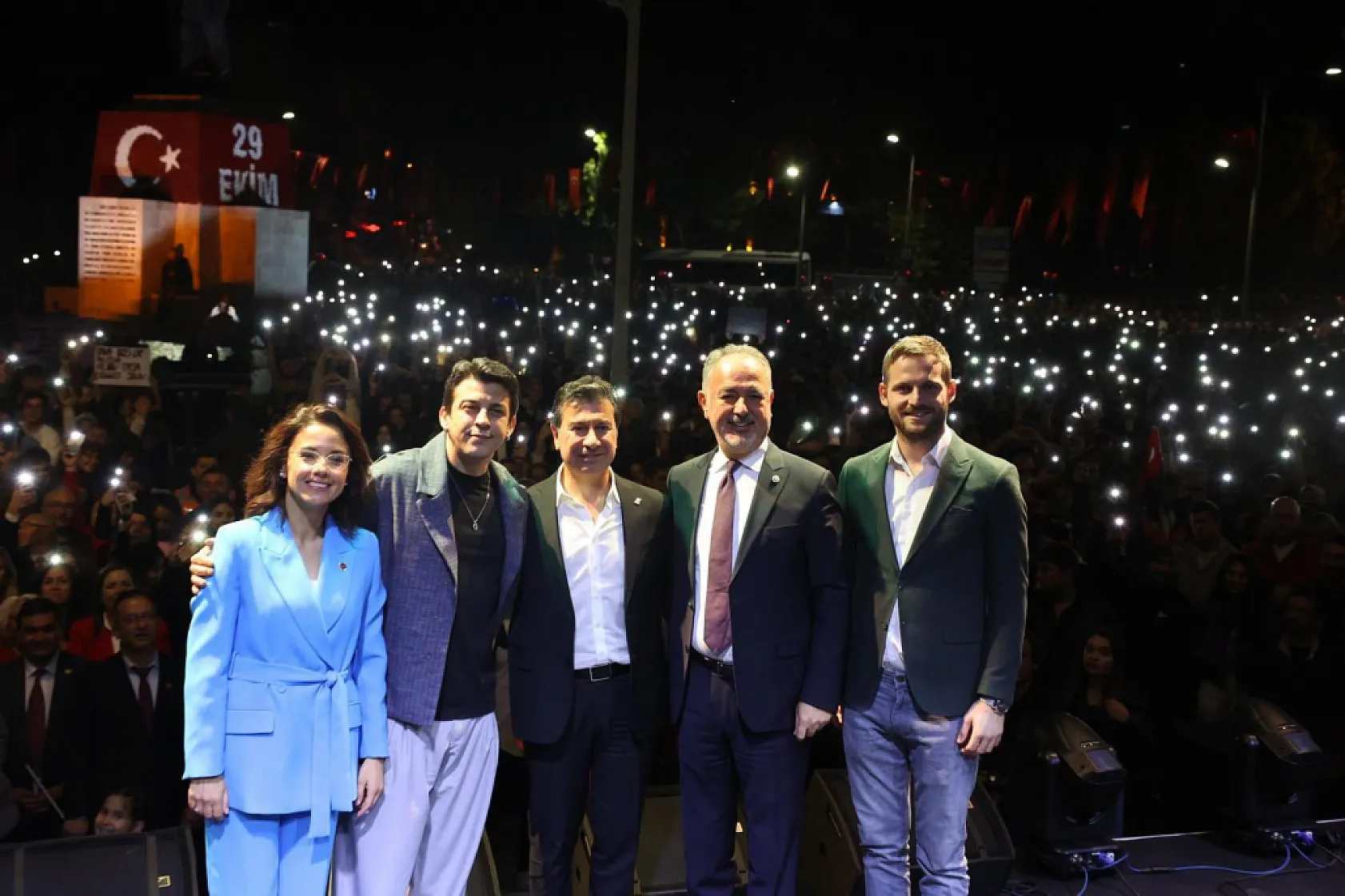 Cumhuriyet Coşkusu Muğla'da Güneş Gibi Parla'dı