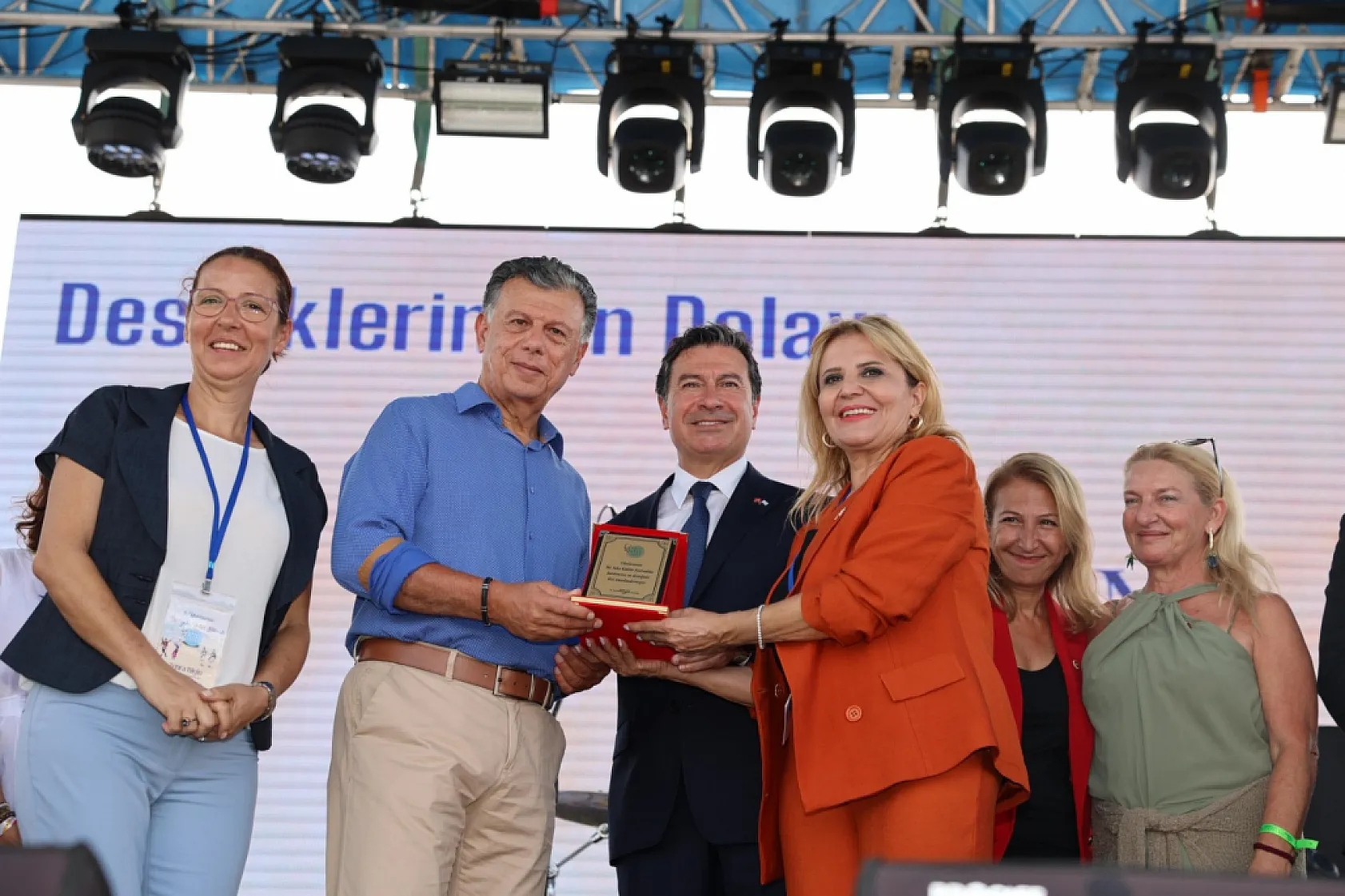 Başkan Aras 5. Uluslararası İki Yaka Kültür Festivali'nde Konuştu 'Birbirimizi sevdiğimizde sevgi iklimi hakim olacak'