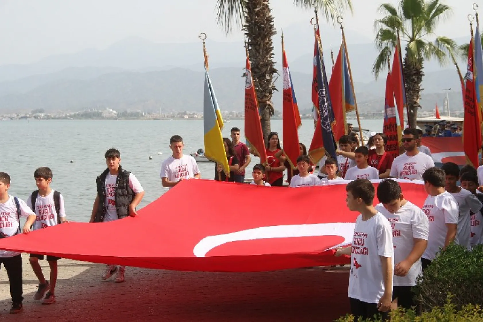 Fethiye'de 19 Mayıs Atatürk'ü Anma, Gençlik ve Spor Bayramı coşkusu!