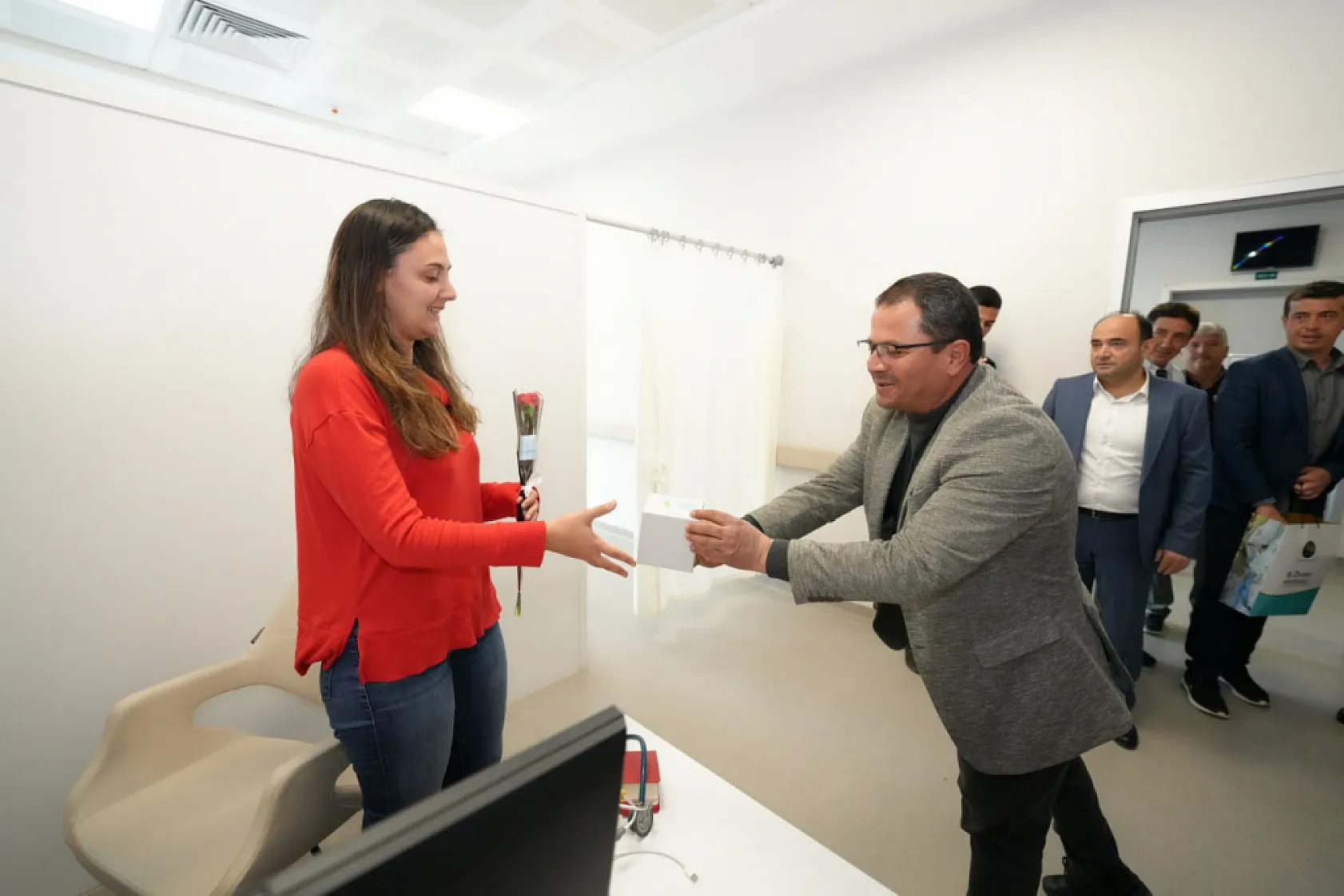 Akdenizli, Sağlık Çalışanlarının Gününü Kutladı