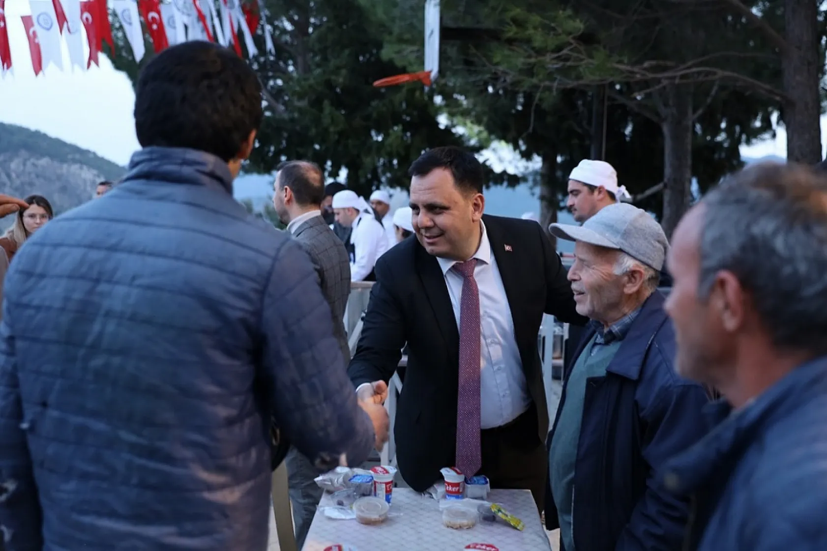 Dalaman'da binlerce kişi iftar sofrasında buluşuyor