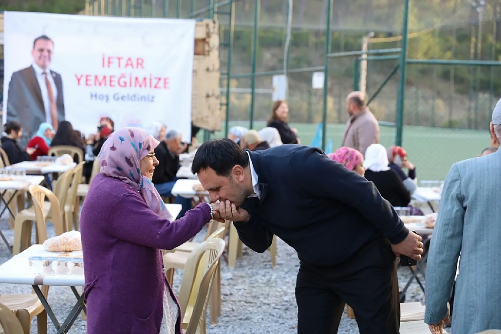 Dalaman'da binlerce kişi iftar sofrasında buluşuyor