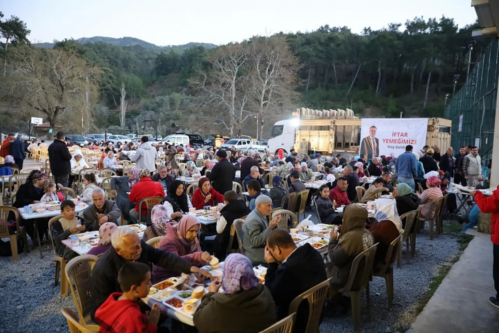 Dalaman'da binlerce kişi iftar sofrasında buluşuyor