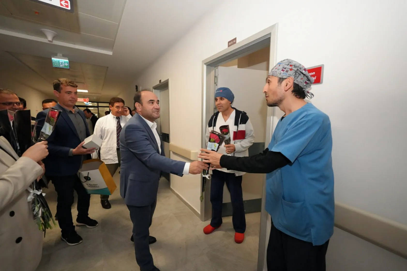 Akdenizli, Sağlık Çalışanlarının Gününü Kutladı