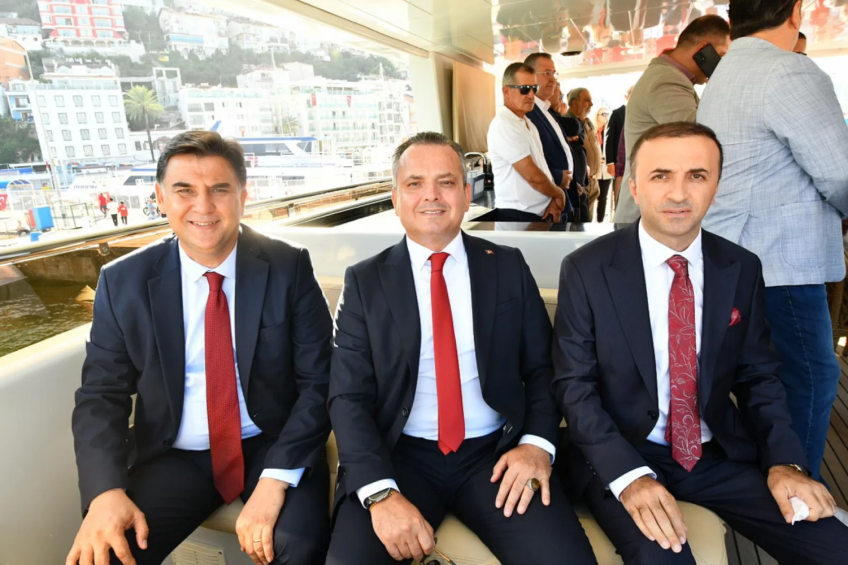 Cumhuriyet Coşkusu Fethiye Körfezi'nde dalga dalga yayıldı