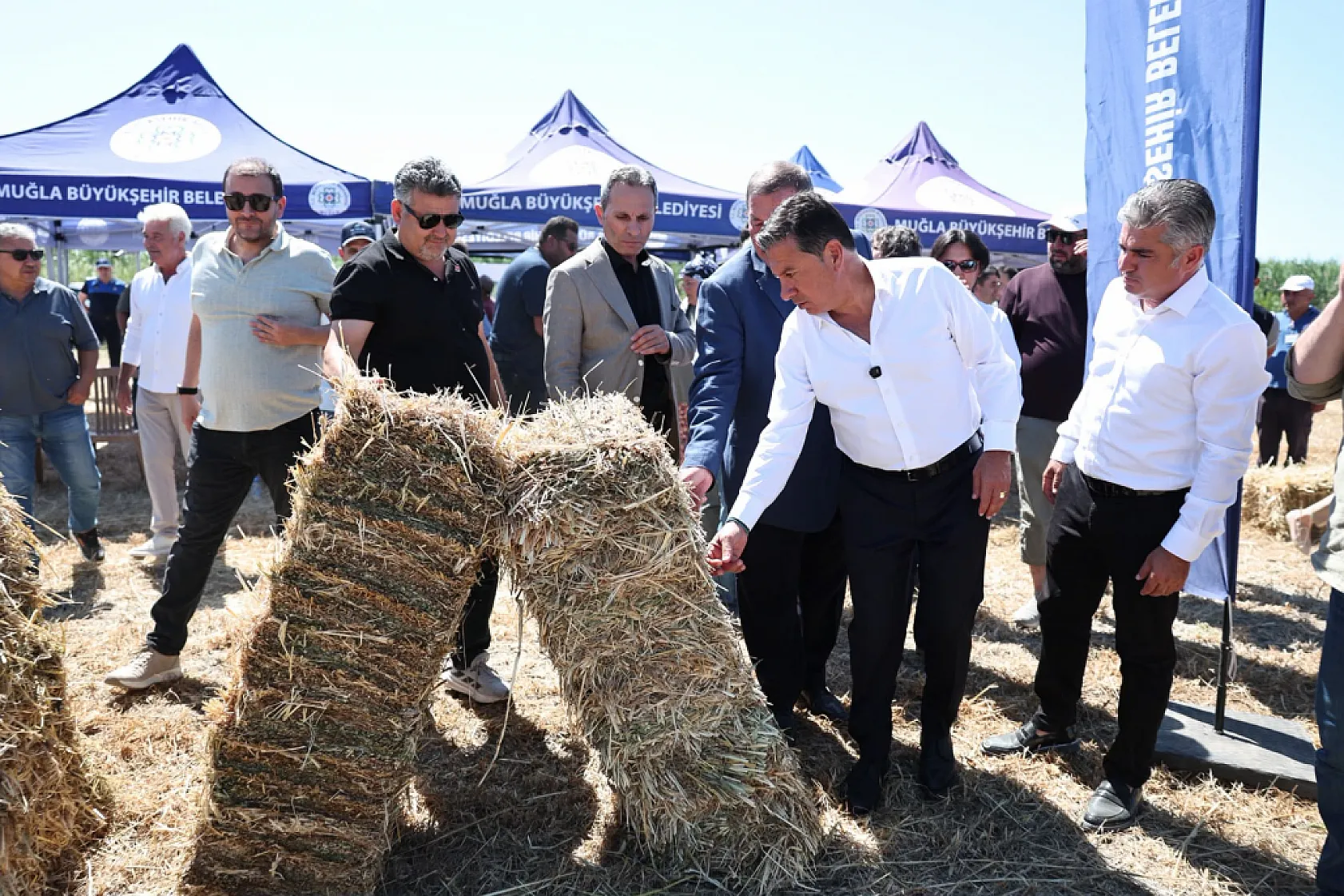 Muğla Büyükşehir Belediyesi'nden Ekinanbarı'nda Üreticiye Destek