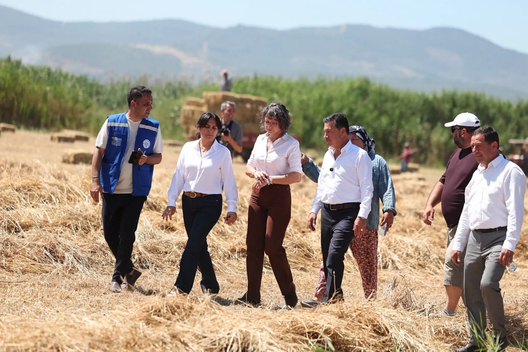 Muğla Büyükşehir Belediyesi'nden Ekinanbarı'nda Üreticiye Destek