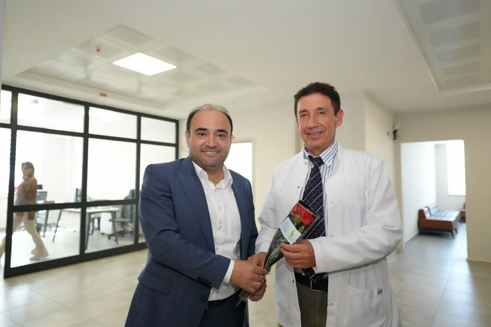 Akdenizli, Sağlık Çalışanlarının Gününü Kutladı