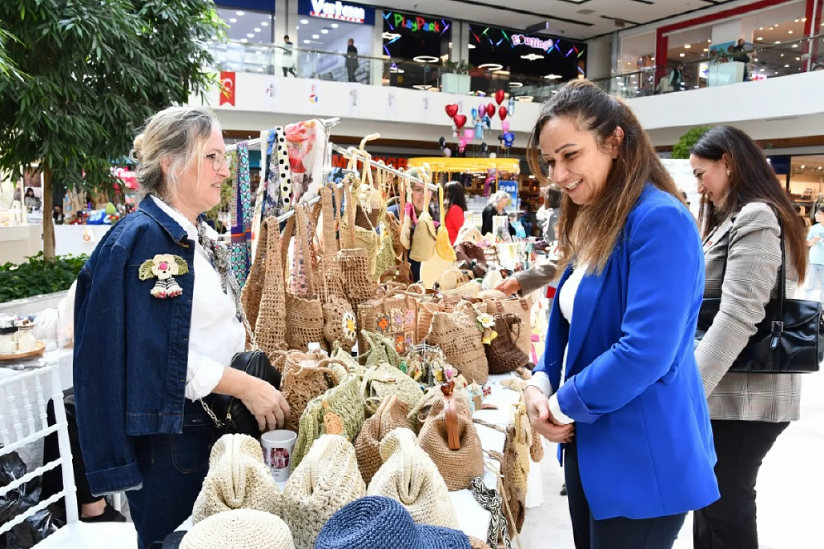 Fethiye Belediye Başkan Vekili Derya Yılmaz'dan 8 Mart'ta Kadınlara Ziyaret