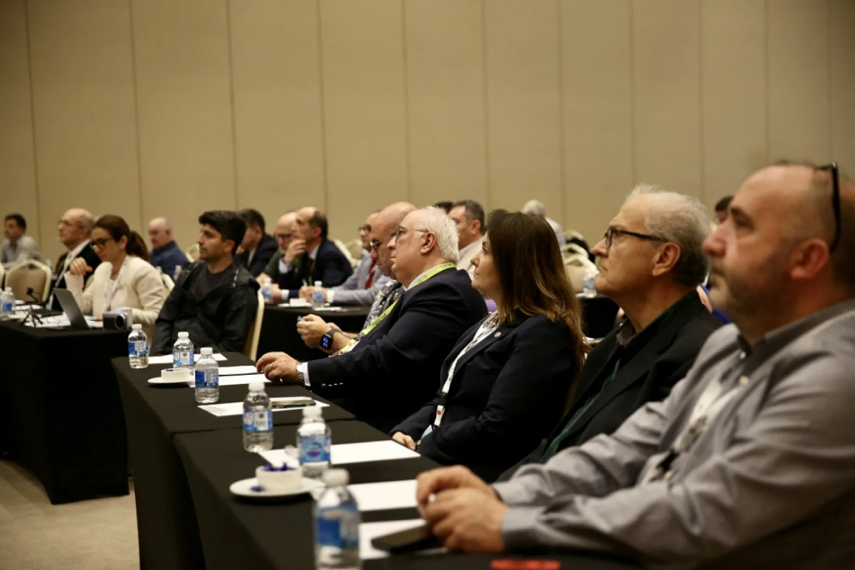Fethiye'de 'süperiletkenlik' ve 'kuantum teknolojileri' konferansları başladı