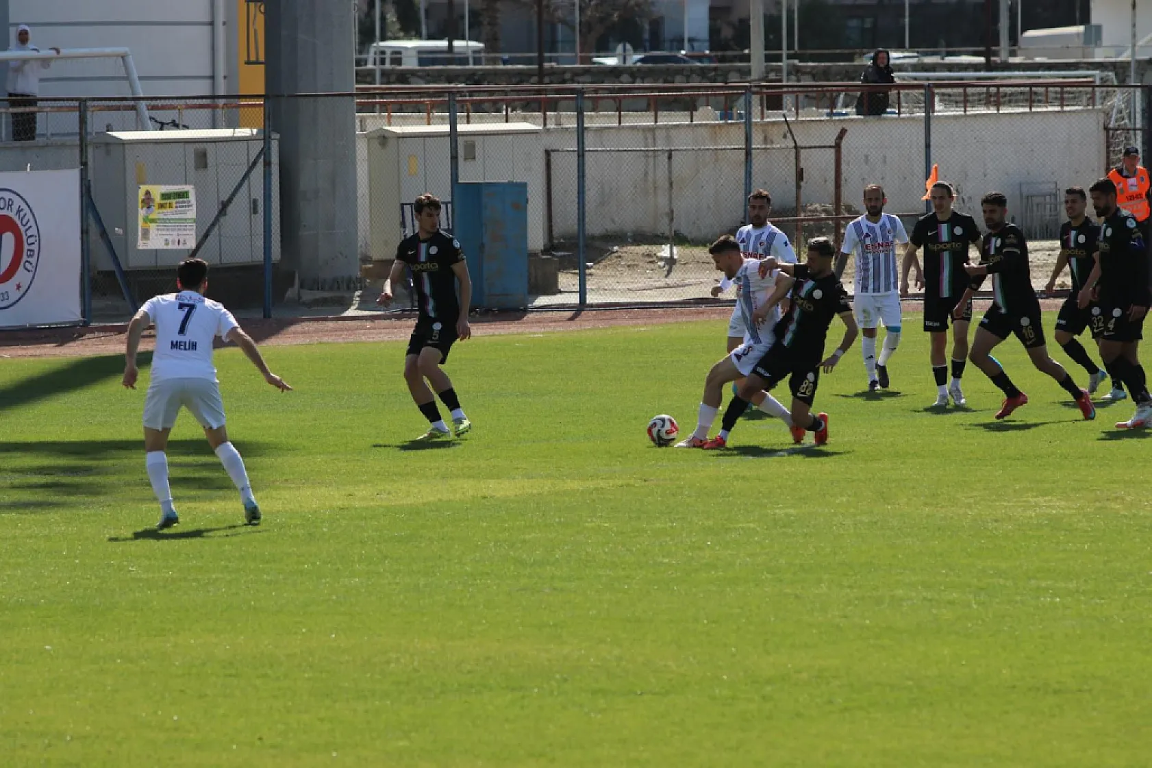 Fethiyespor 10 Kişi Direndi 1-1