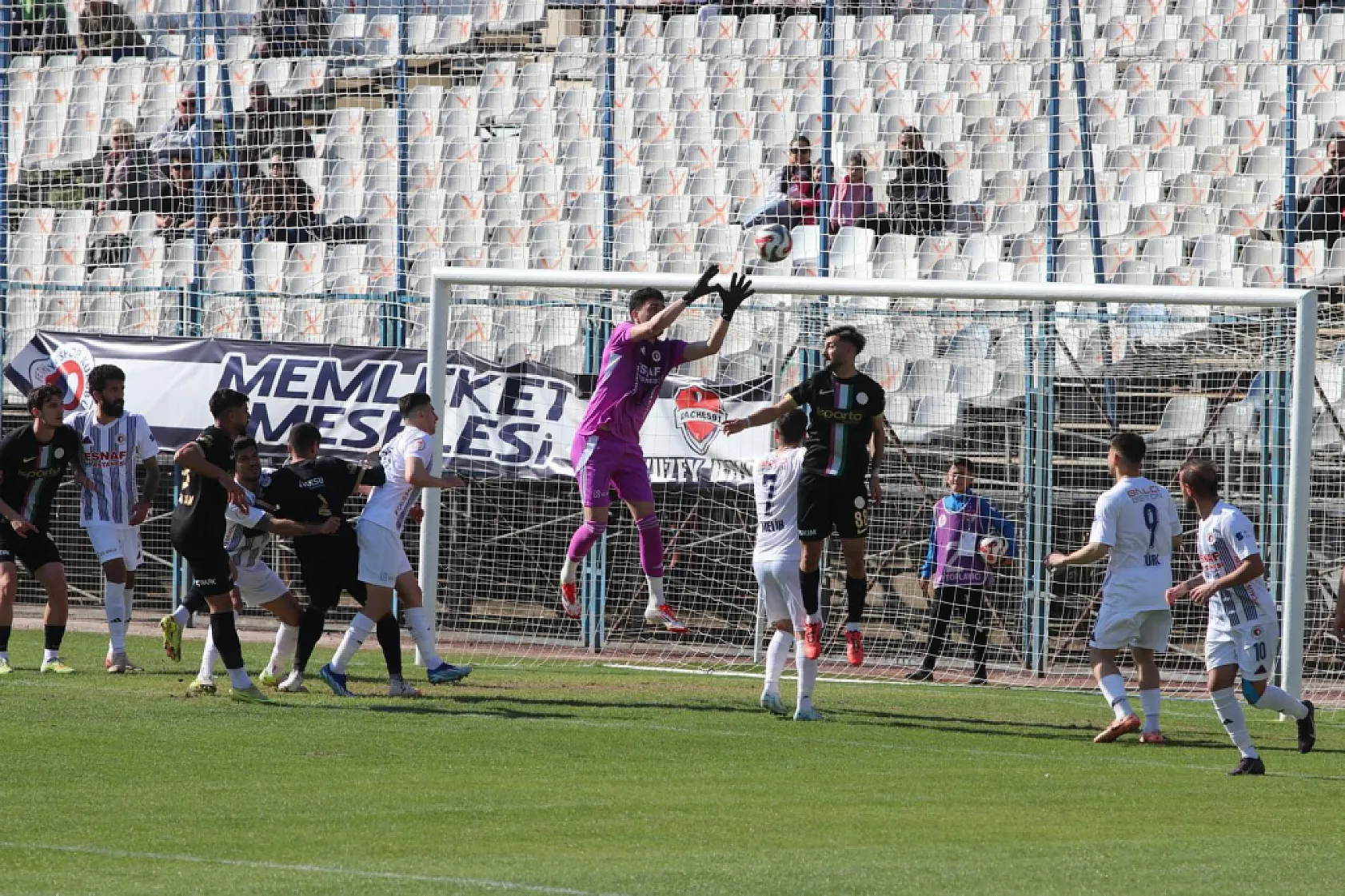 Fethiyespor 10 Kişi Direndi 1-1