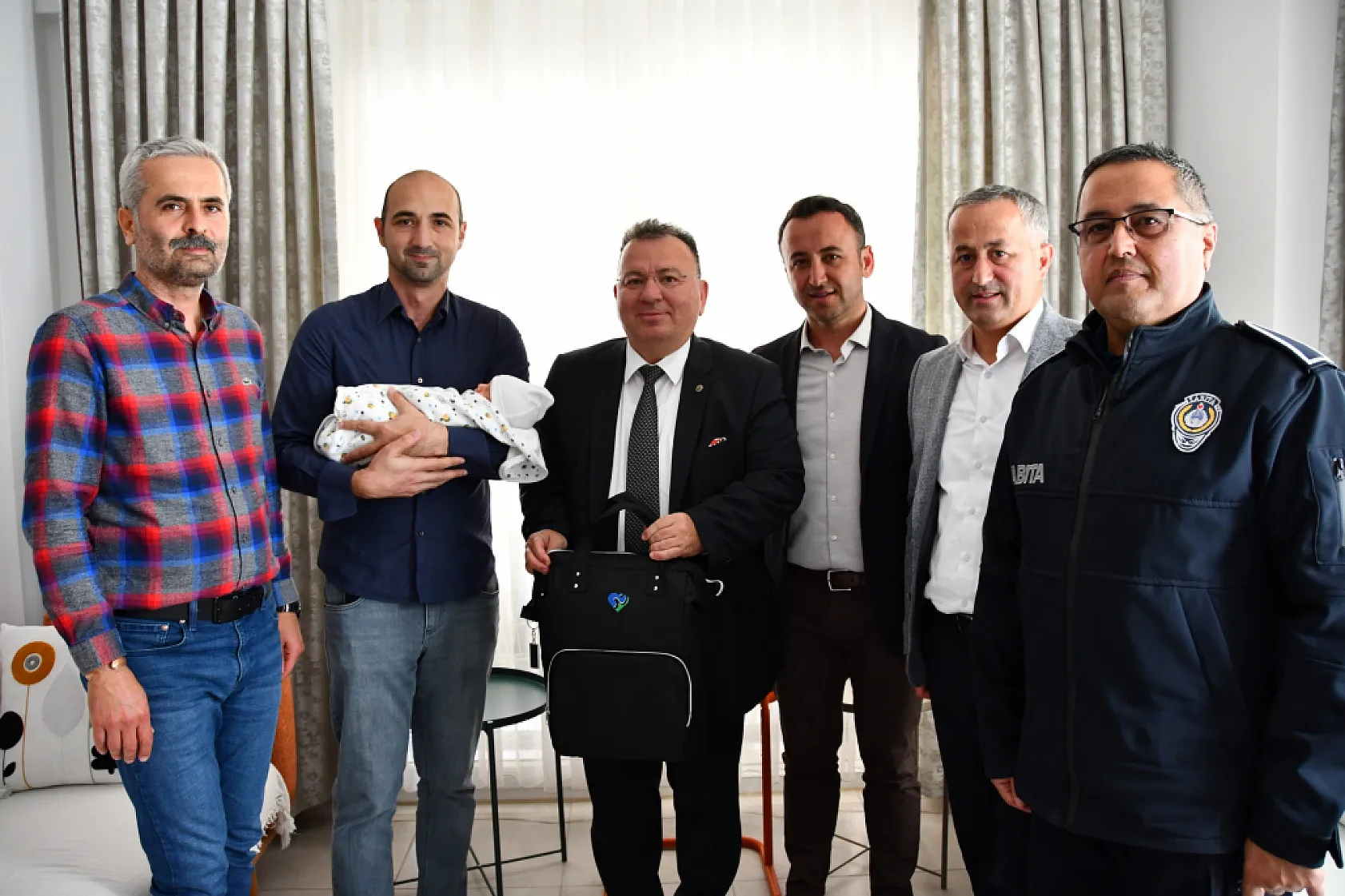 Fethiye Belediyesi 'Hoşgeldin Bebek' projesi ile 1800 aileye ulaşıldı