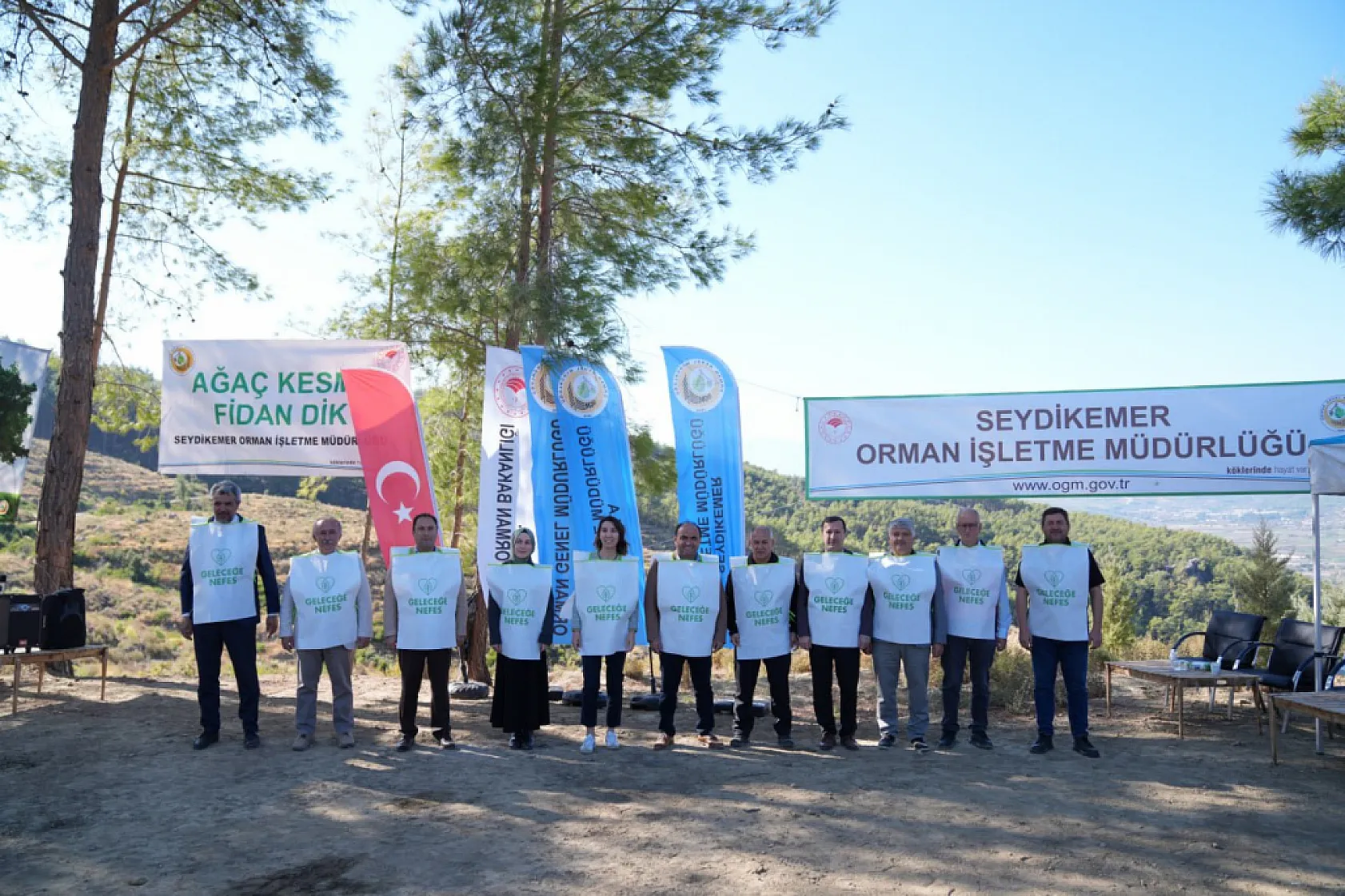 Seydikemer' de 3 Bin Fidan Toprakla Buluştu
