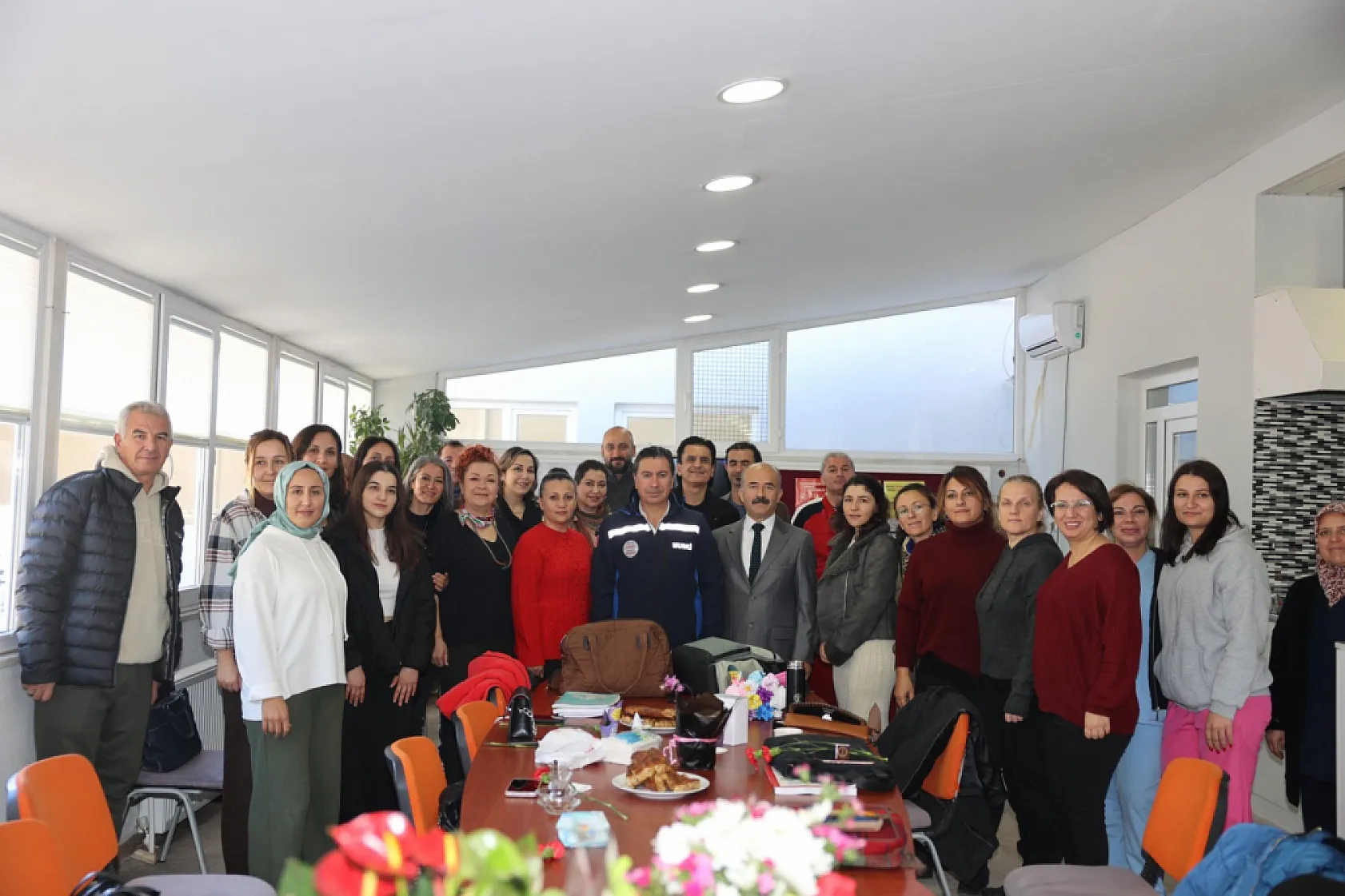 Başkan Aras Kadın Çalışanları ile Bir Araya Geldi 