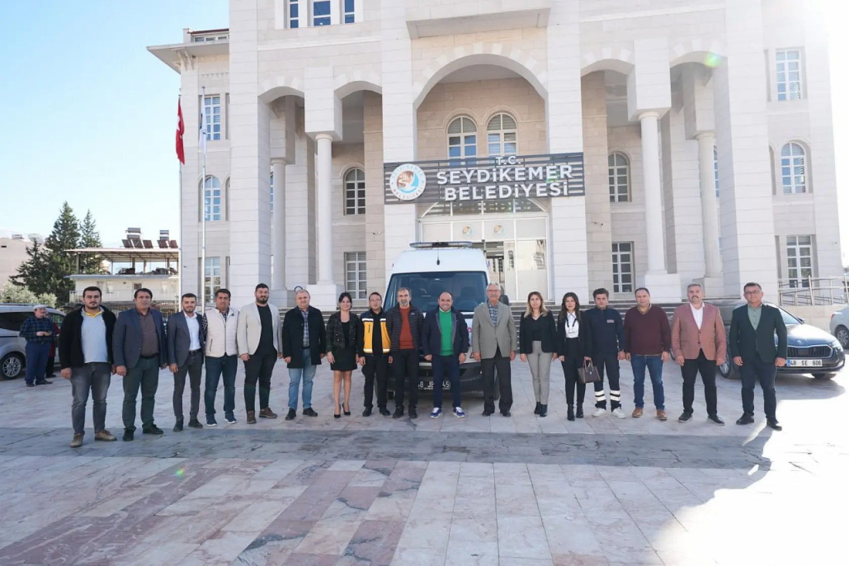 Esnaf Hastanesinden Seydikemer Belediyesine Araç Desteği