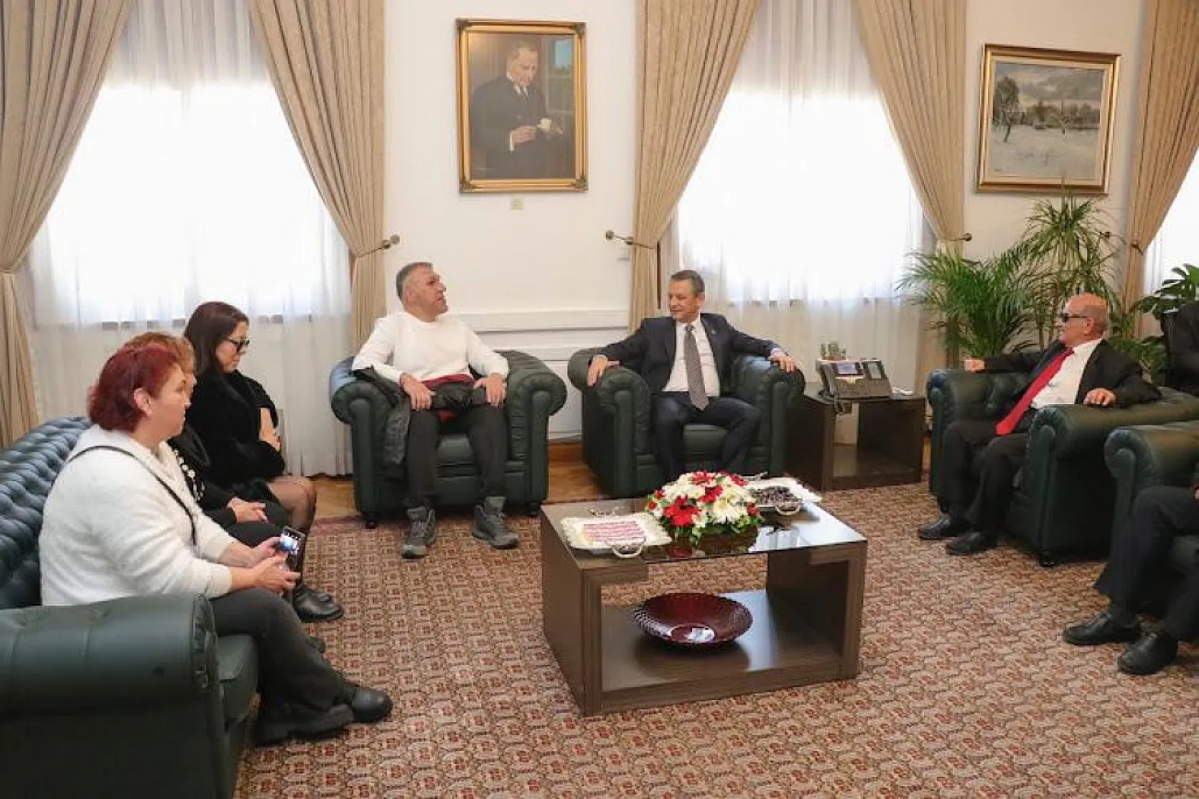 Altı Nokta Körler Derneği Fethiye Şubesi'nden Özgür Özel'e Ziyaret