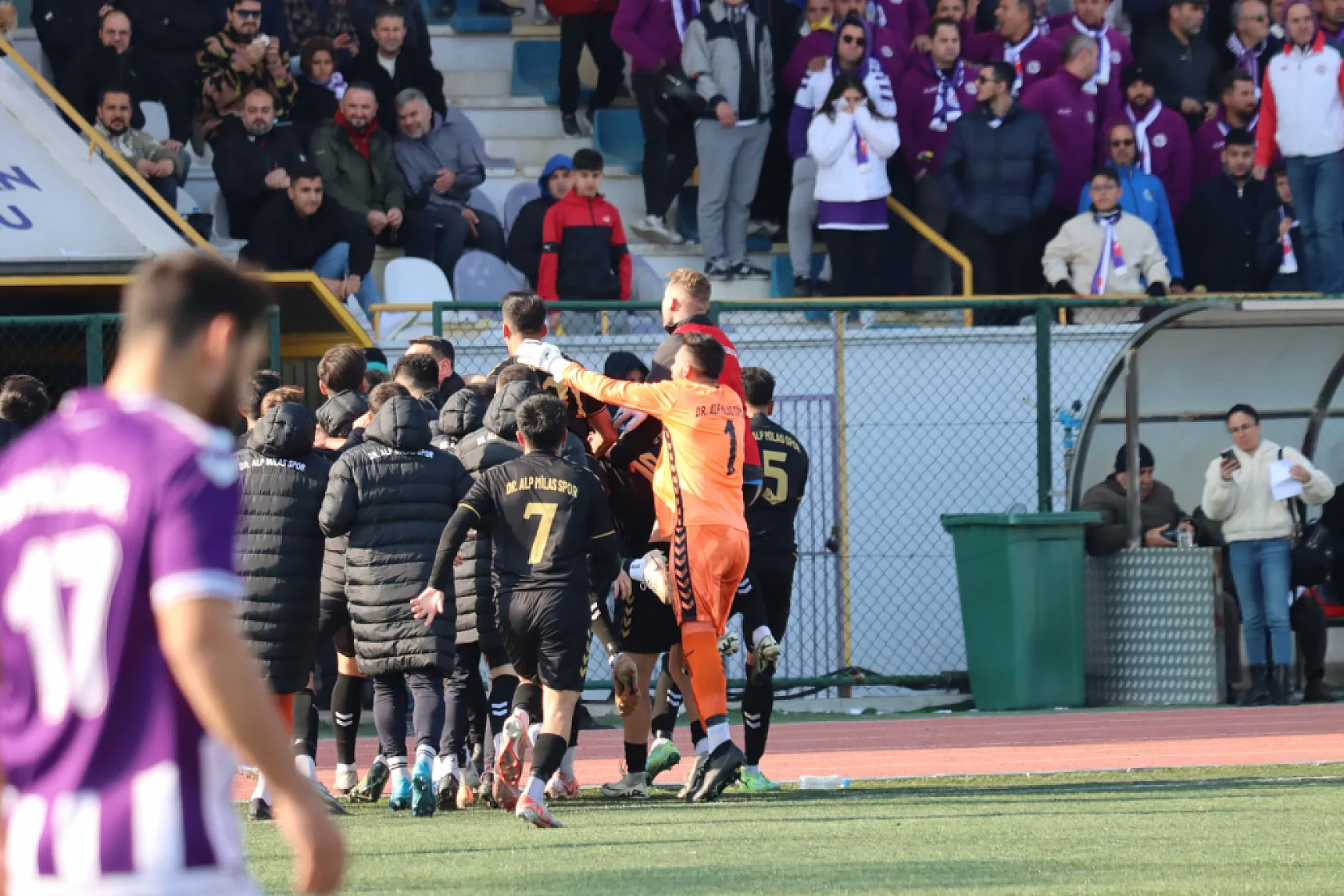 Dr.Alp Milasspor, Rakibi Milas Belediyespor'u 2-0 Mağlup Etti