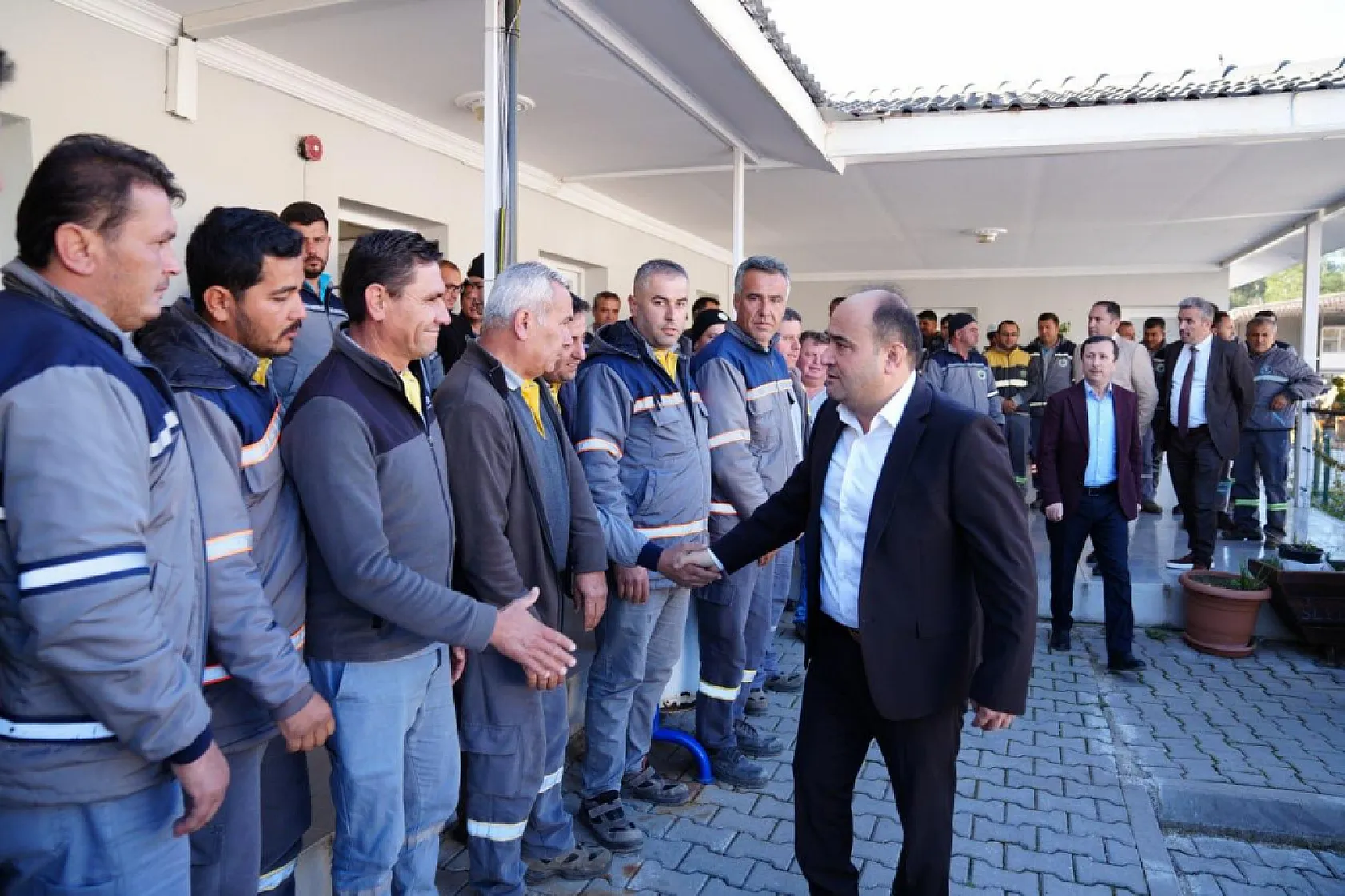 Başkan Akdenizli 'Biz büyük bir aileyiz'