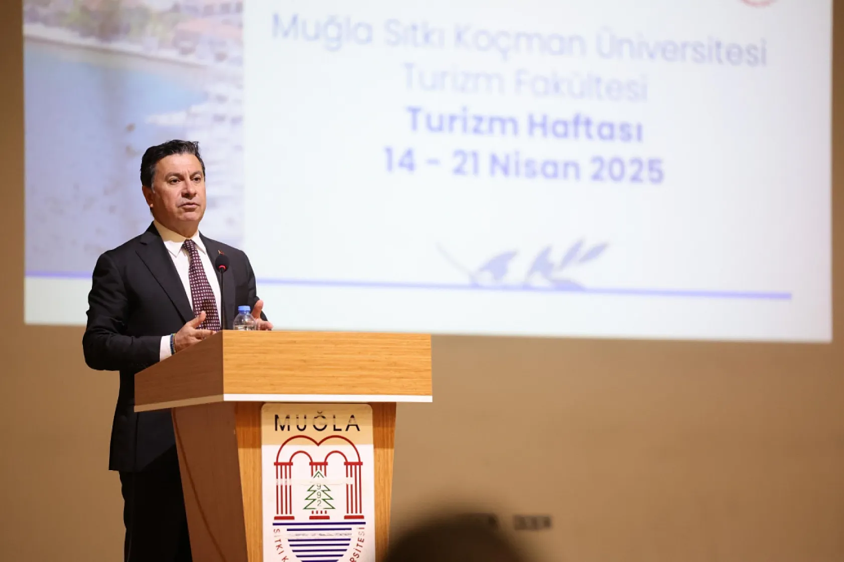 Muğla turizminin geleceği üniversite panelinde ele alındı