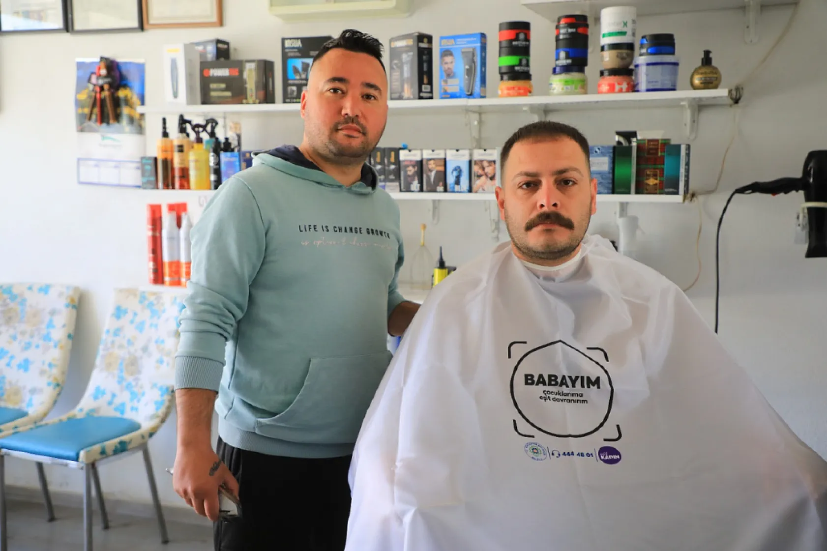 Muğla'da babalar çocukları için aynaya bakıyor