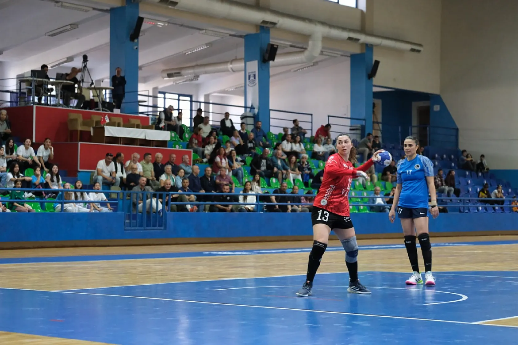 Yalıkavakspor yarı final serisinde farklı kazandı: Final için bir adım kaldı