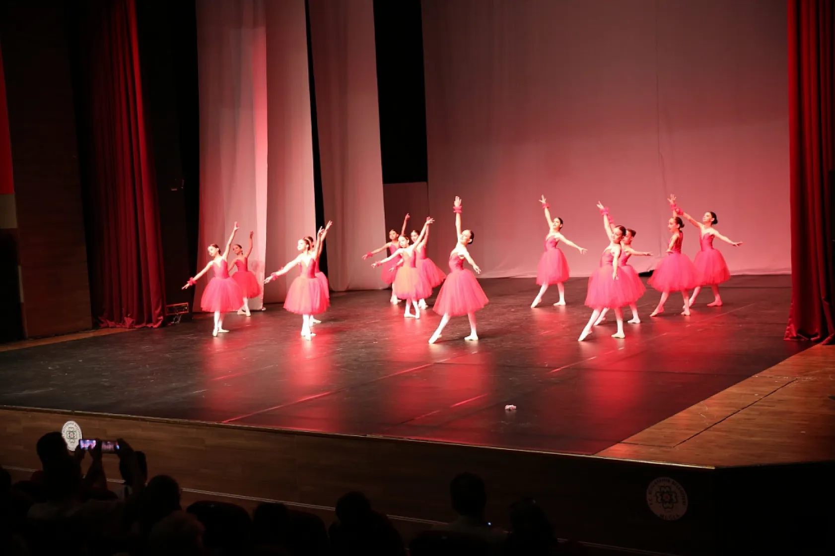 Büyükşehir Bale Öğrencilerinden Yıl Sonu Resitali