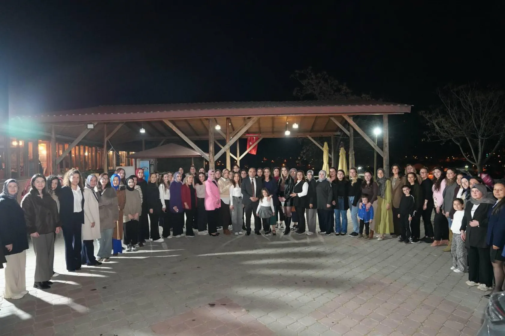 Başkan Akdenizli, Kadın Personeliyle İftarda Buluştu