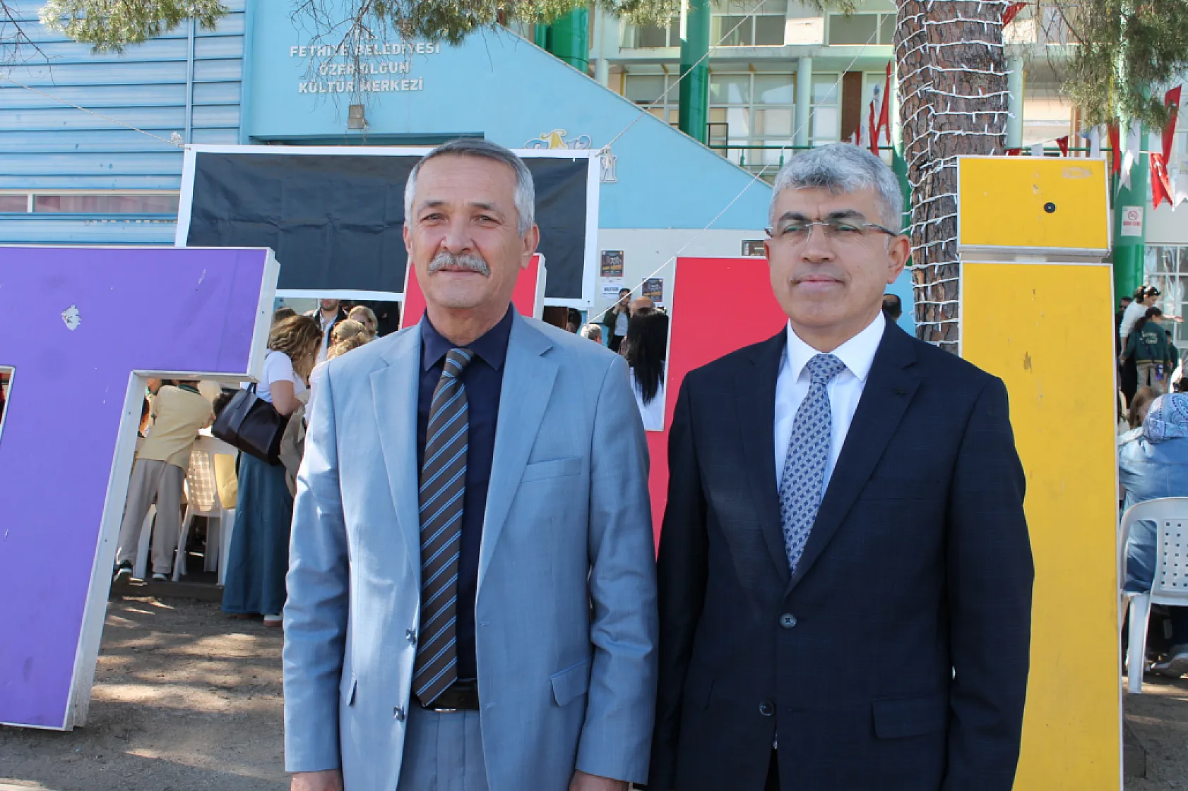 Fethiye'de Minik Kalemler imza günü düzenlendi