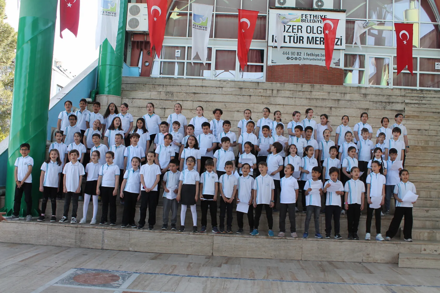 Fethiye Gazi İlkokulu Öğrencilerinden Çevre Temizliği Resim Sergisi
