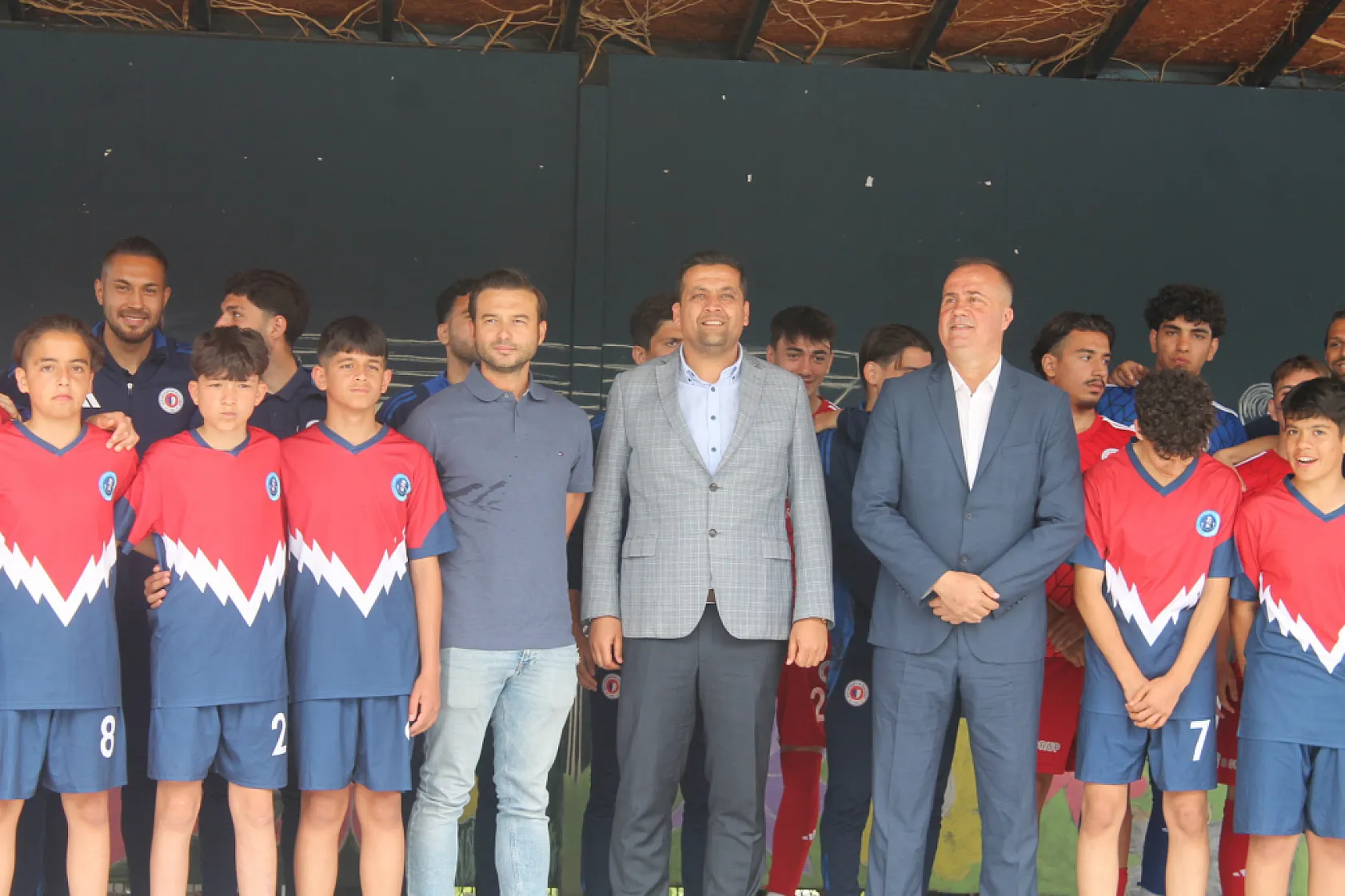 Fethiyespor, Merkez Atatürk Ortaokulu Öğrencileri İle Futbol Maçında Karşılaştı