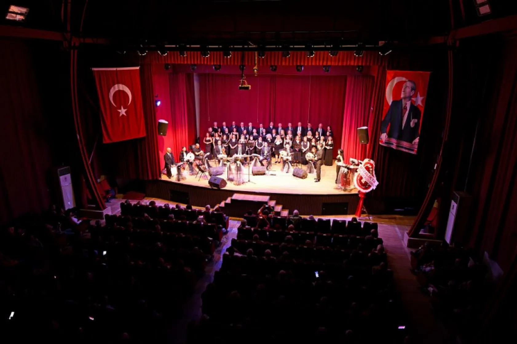 Fethiye Belediyesi TSM Korosu'ndan muhteşem konser
