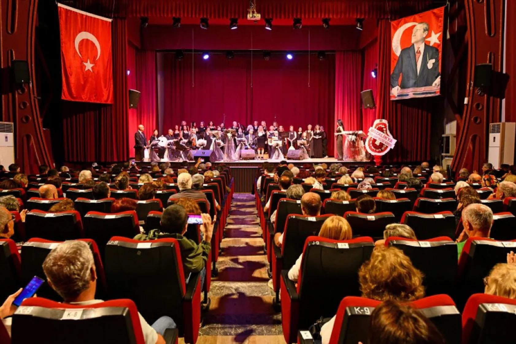 Fethiye Belediyesi TSM Korosu'ndan muhteşem konser