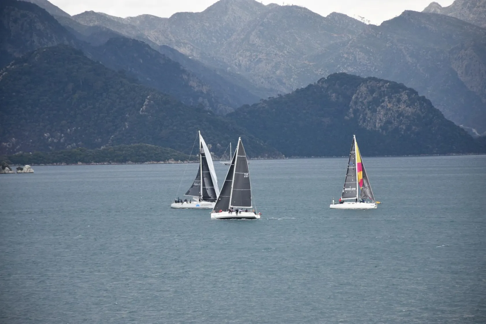 Marmaris'te '18. Campus Cup' yelkenli yarışları başladı