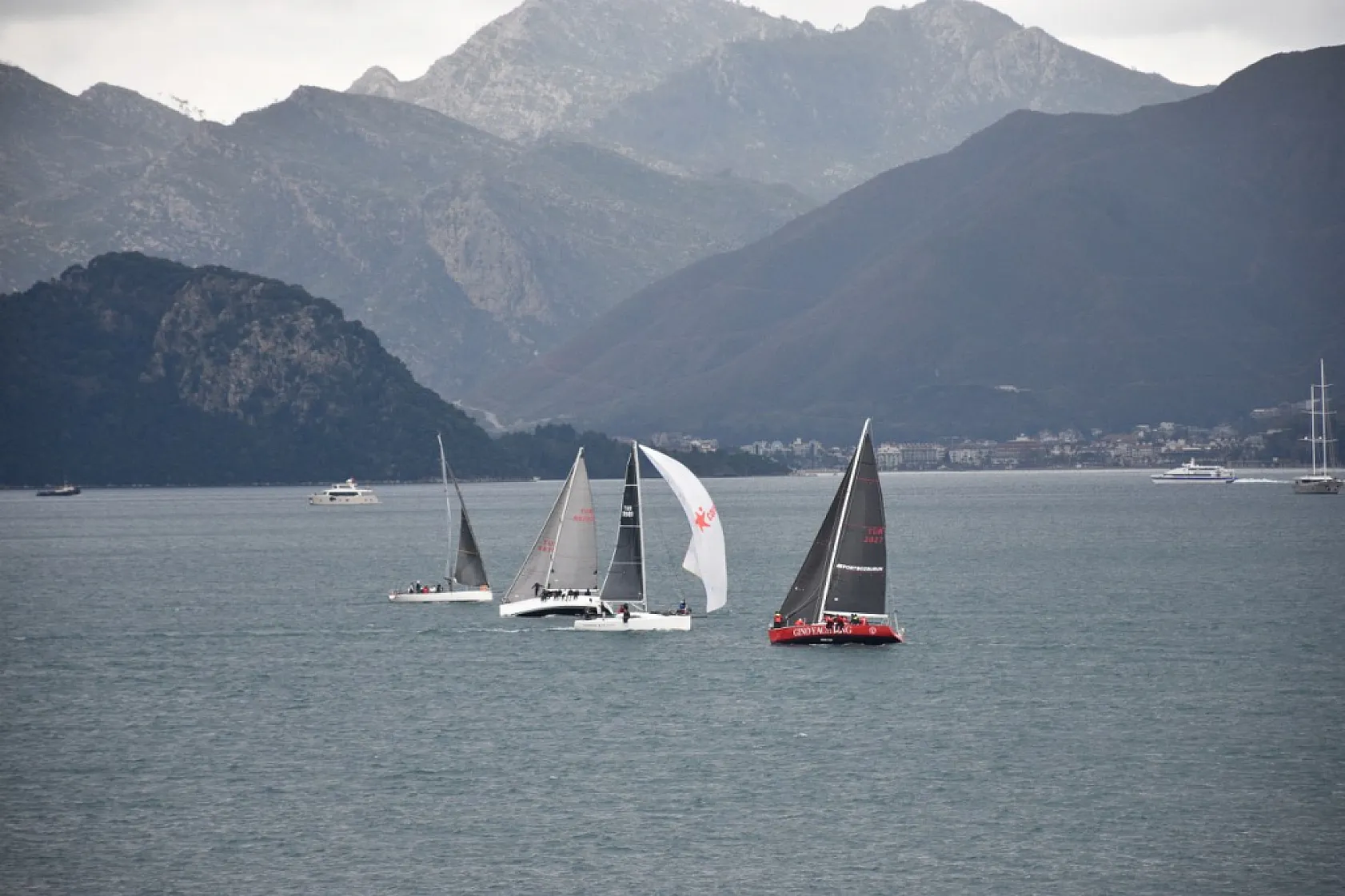 Marmaris'te '18. Campus Cup' yelkenli yarışları başladı