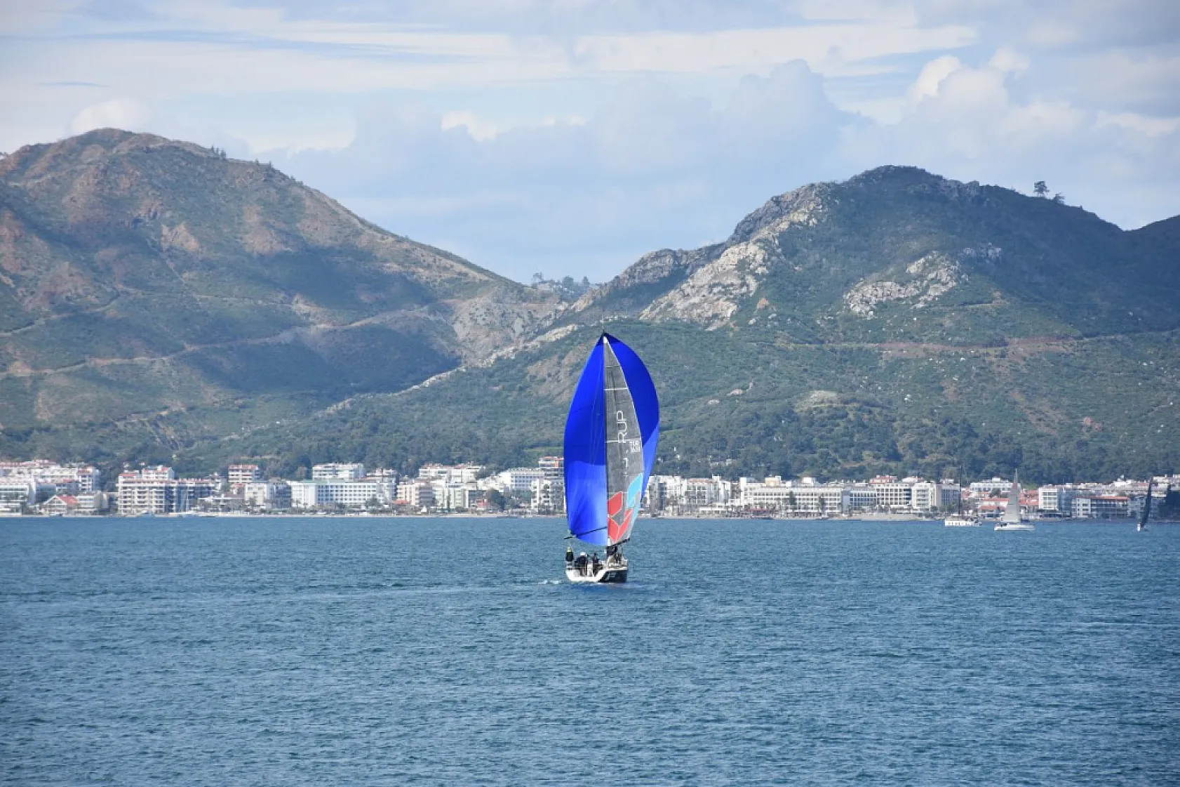 Marmaris'te '18. Campus Cup' yelkenli yarışları başladı