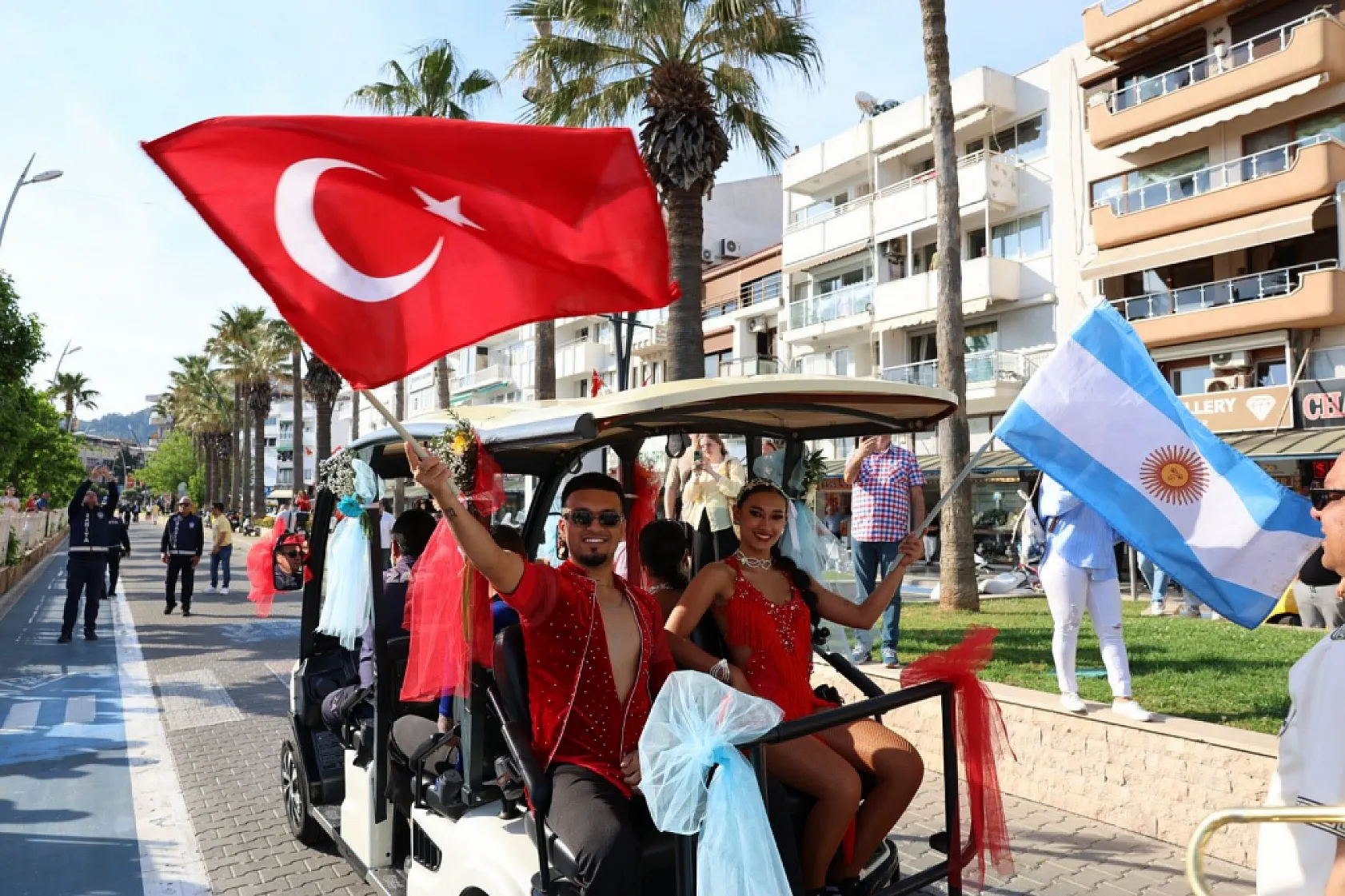 Marmaris'te Latin rüzgarı başladı