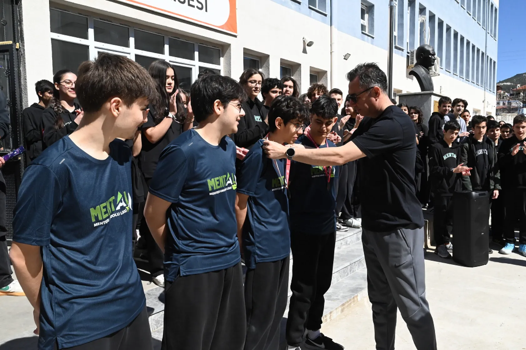 Muğla Menteşe Anadolu Lisesi'nde coşkulu karşılama